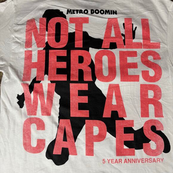 Metro Boomin Not All Hero Wear Capes 5 Year Anniversary T-Shirt Size XL Men’s - Picture 4 of 5